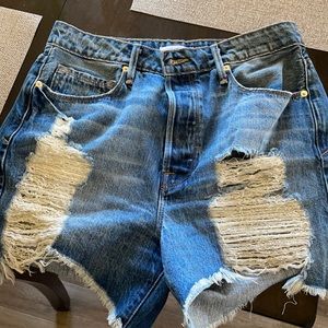 Good American bombshell distressed shorts